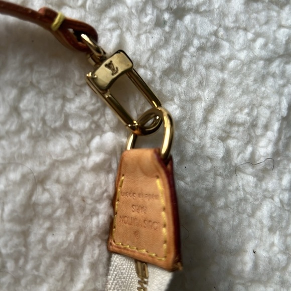 LOUIS‎ VUITTON WHITE DAMIER AZUR POCHETTE - Picture 7 of 14